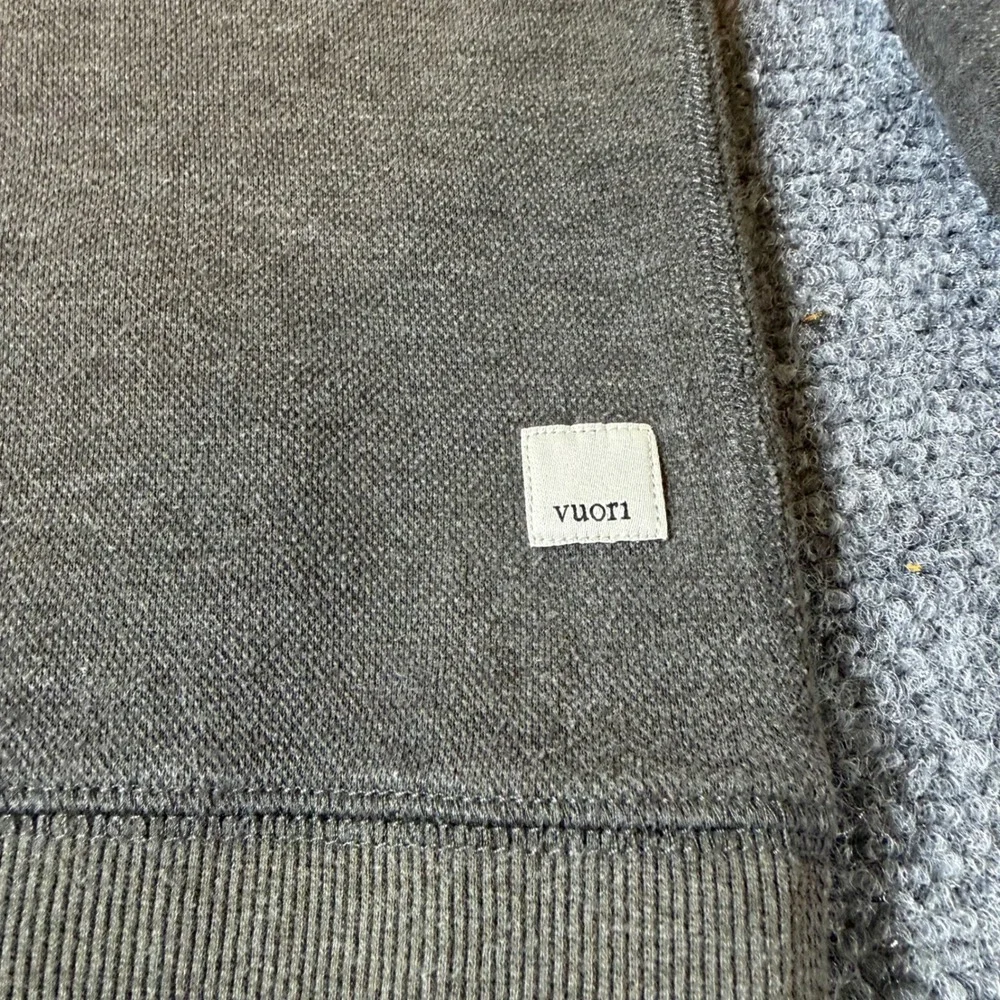 Vuori Mens Large Brown Textured Crewneck Sweatshirt Pocket Zip Stash V218